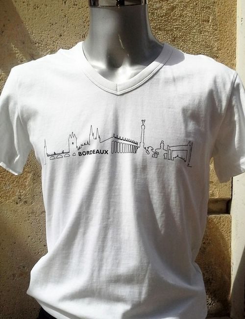 Tee-shirt blanc bordeaux skyline